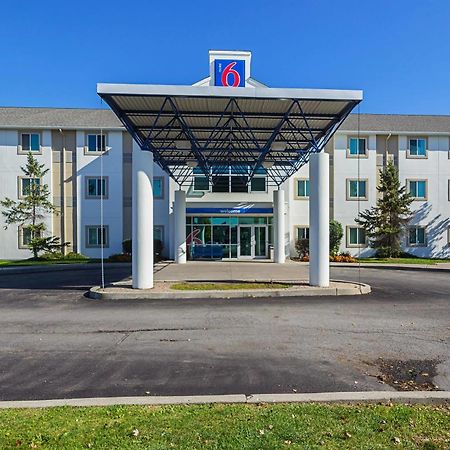 Motel 6-Whitby, On - Toronto East Екстер'єр фото