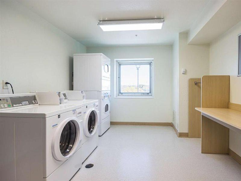 Motel 6-Whitby, On - Toronto East Екстер'єр фото