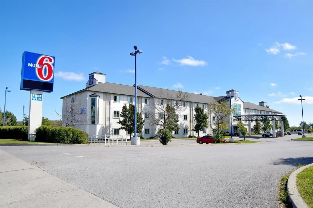 Motel 6-Whitby, On - Toronto East Екстер'єр фото